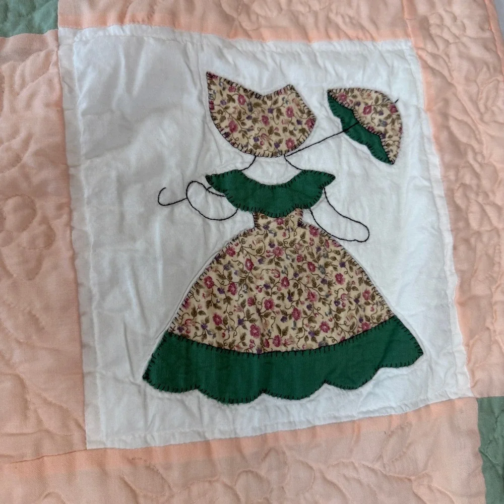 Vintage Sunbonnet Sue Applique Quilt Peach Green Floral Nursery Decor 38x38
